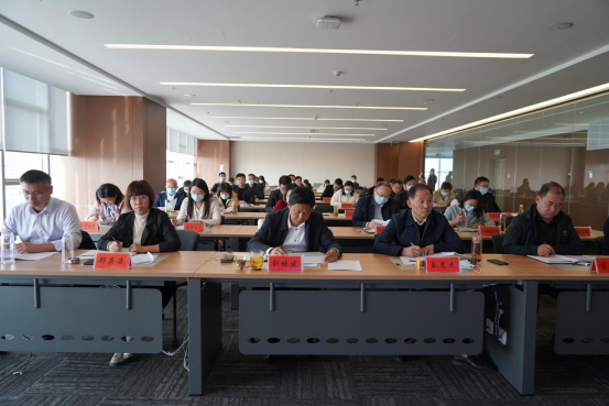 新闻稿：驻马店市产业投资集团有限公司召开“决战决胜第四季度、奋力冲刺全年目标”部署动员会（陈主任、主席修改版）981.png