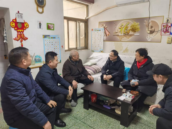 党建引领聚合力 走访慰问暖人心—产业集团开展春节走访慰问老党员活动48.png